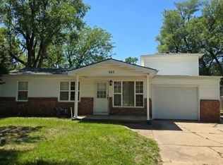 545 S Queen Ave, Maize, KS 67101