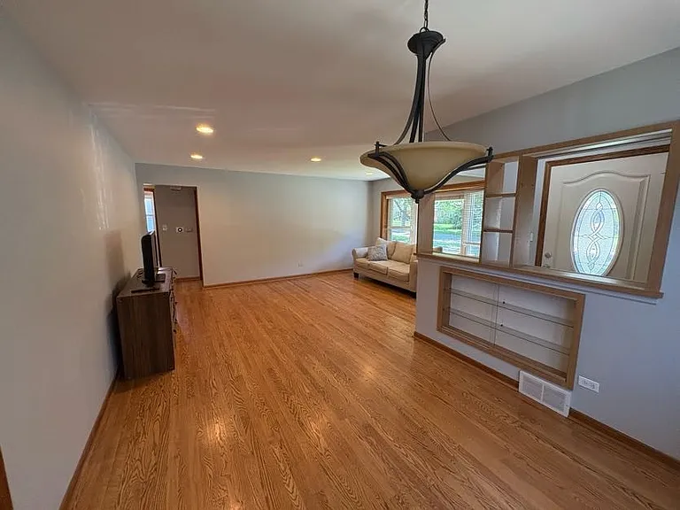 126 N Illinois Ave — Photo 3