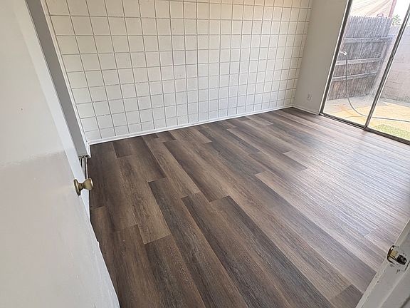 5th image of 8867 Laurel Ave