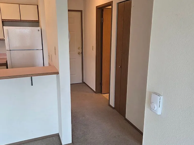 6215 Phinney Ave. N — Photo 9