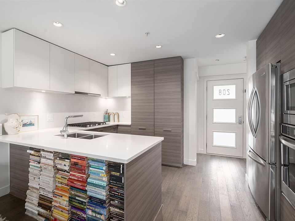 1st image of 3456 Commercial St #208