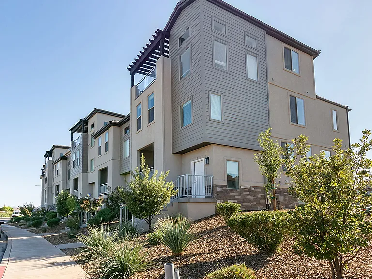 Grayhawk at River's Edge — Photo 155