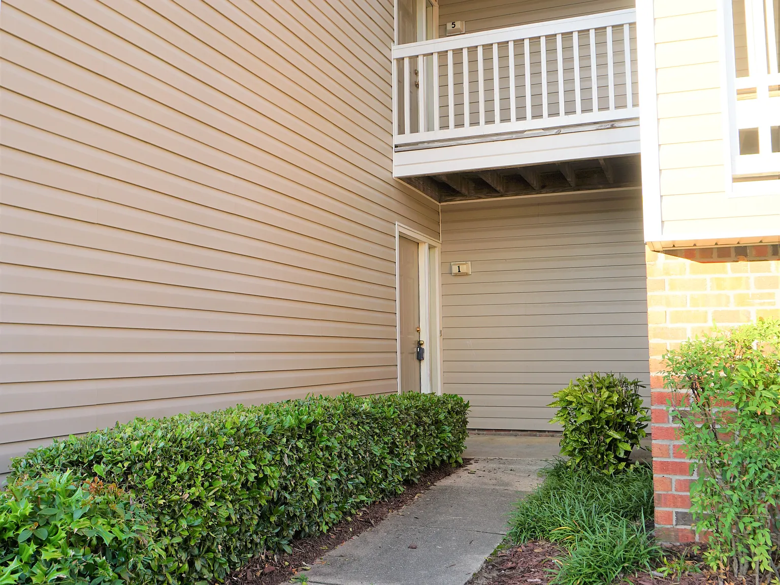 2 bed, 2.0 bath, 1129 sqft, $1,000 — Photo 2