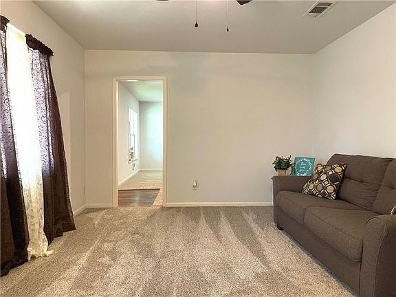 4th image of 129 Darden Dr