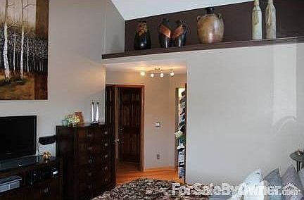Master Bath
						:
						Steamer shower
