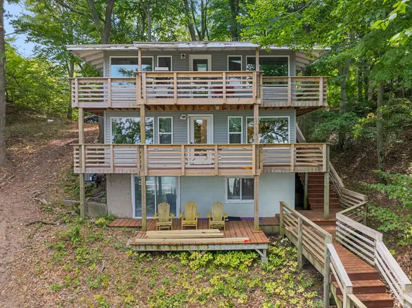 5959 Lake Harbor Rd, Muskegon, MI 49441