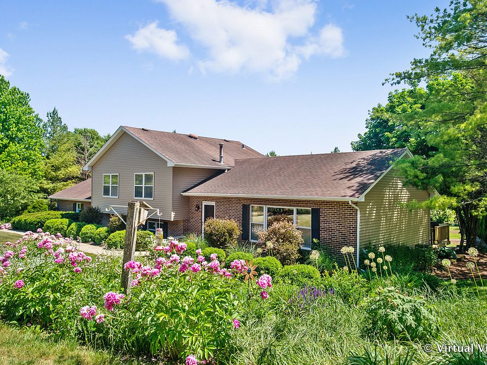 1st image of 40W579 S Bridle Creek Dr