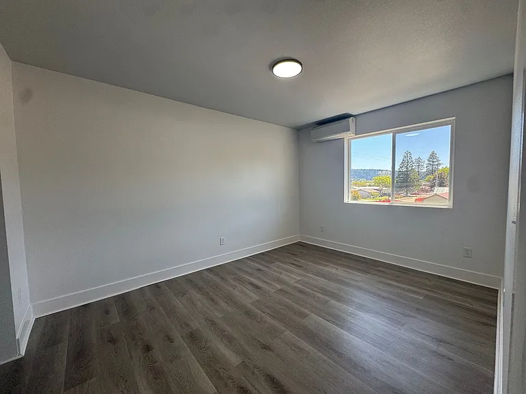 144 Allison Ave — Photo 26