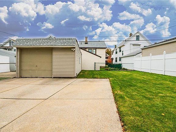 5th image of 2203 Lewis Dr