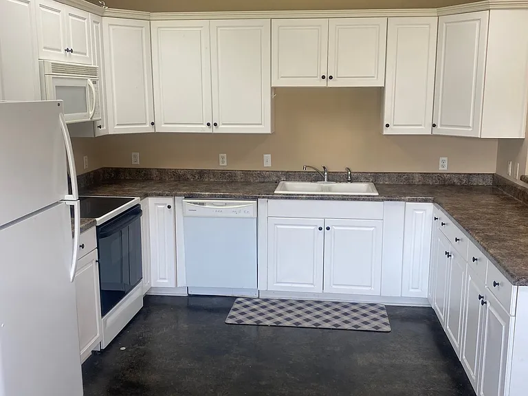 730 Kirkcauldy Dr — Photo 3