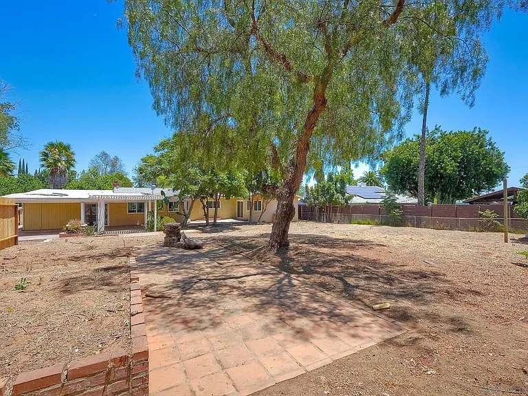 1921 Felicita Rd — Photo 26