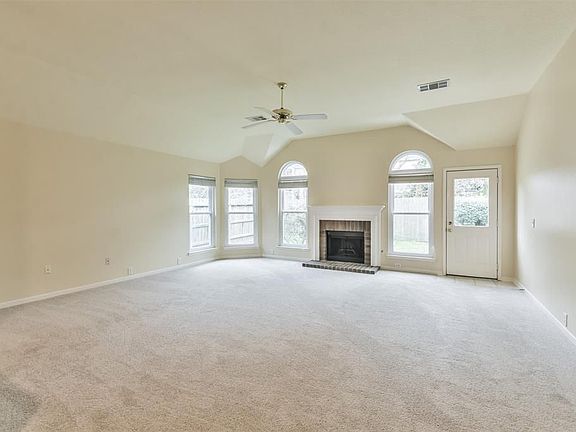 5th image of 6034 Kingwood Glen Dr
