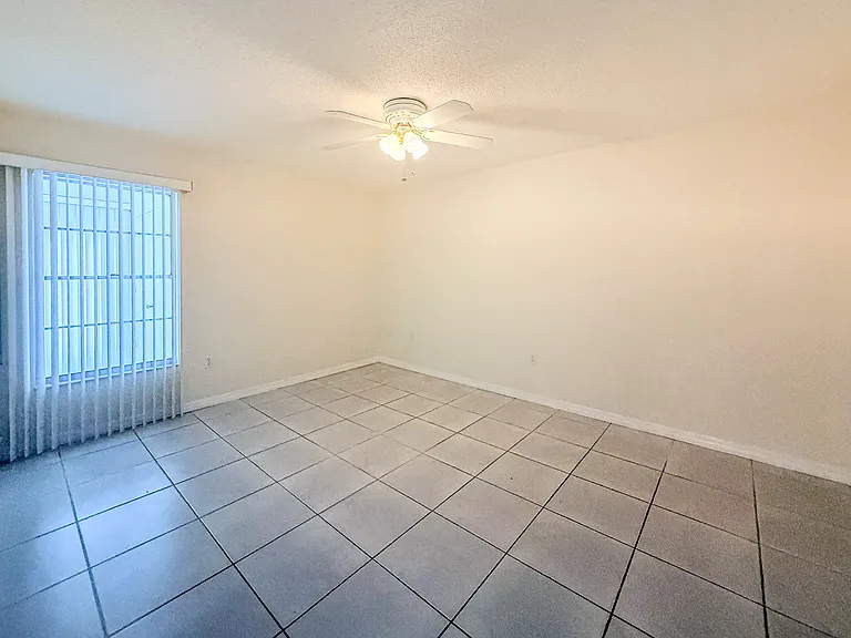 2604 Woodgate Ln #J-6 — Photo 5