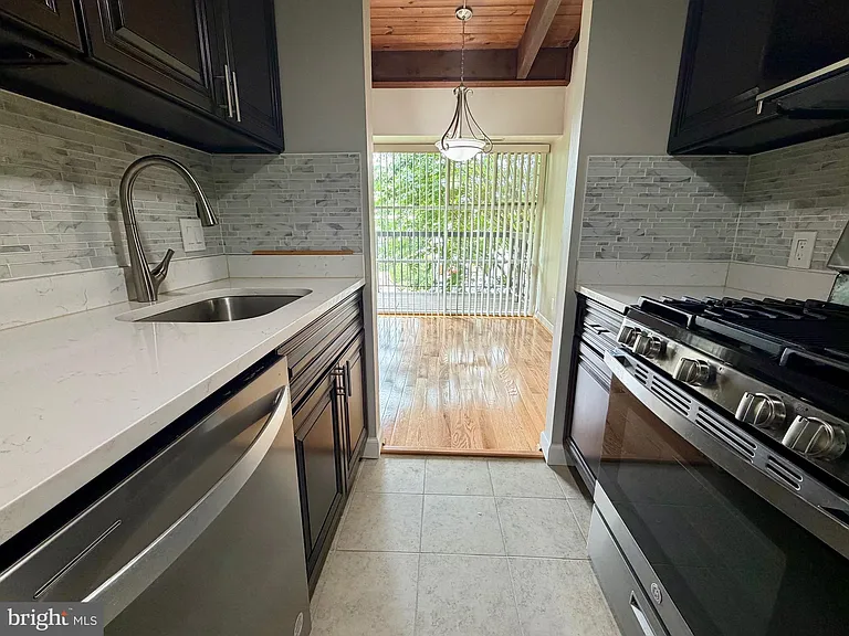 4933 Americana Dr #205 — Photo 9
