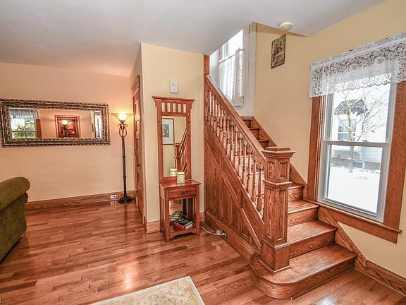 5th image of 202 Highland Ave