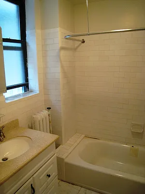 Rented by City Connections Realty | media 6