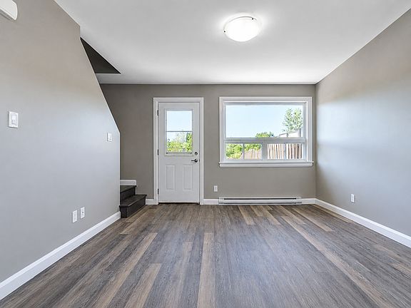 3rd image of 735 Lasalle Blvd