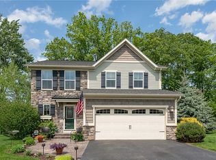 63 Tuscany Ln, Webster, NY 14580