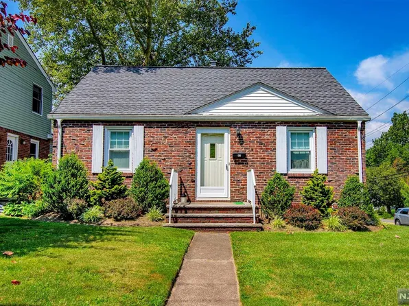 42 Highland Ave, Dumont, NJ 07628