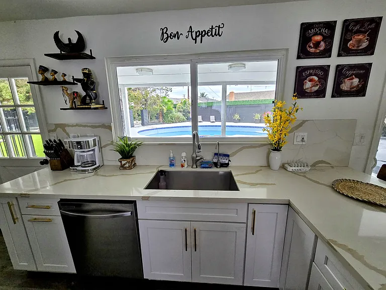 2548 E Wilson Ave — Photo 133