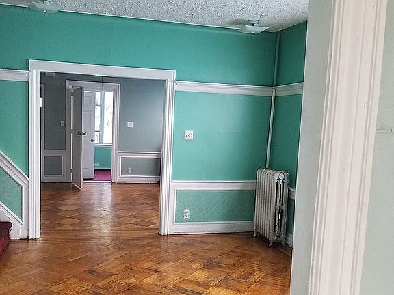 4th image of 9552 115th St