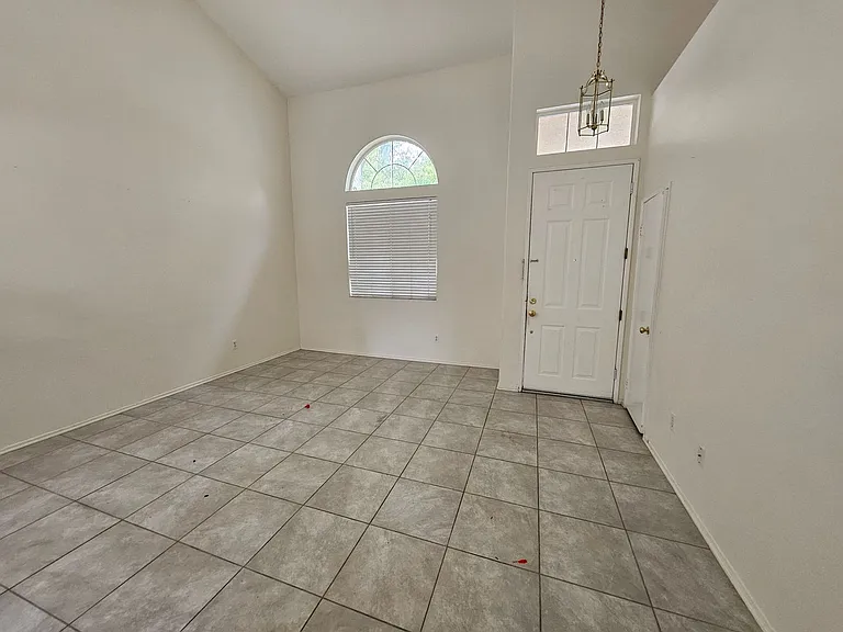 37147 Alder St — Photo 2