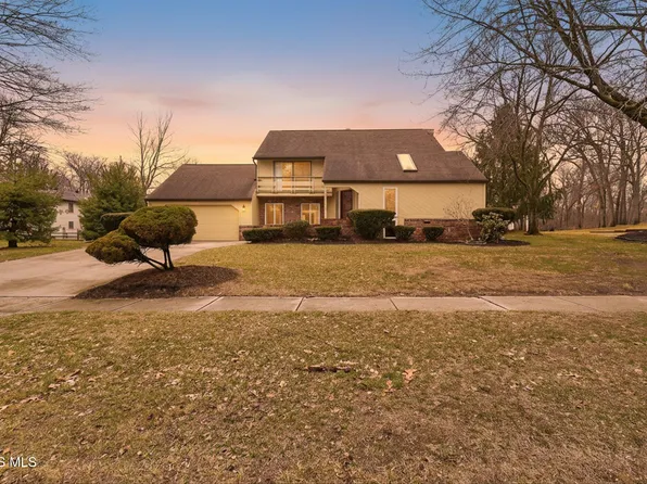 6927 Regents Park Blvd, Toledo, OH 43617