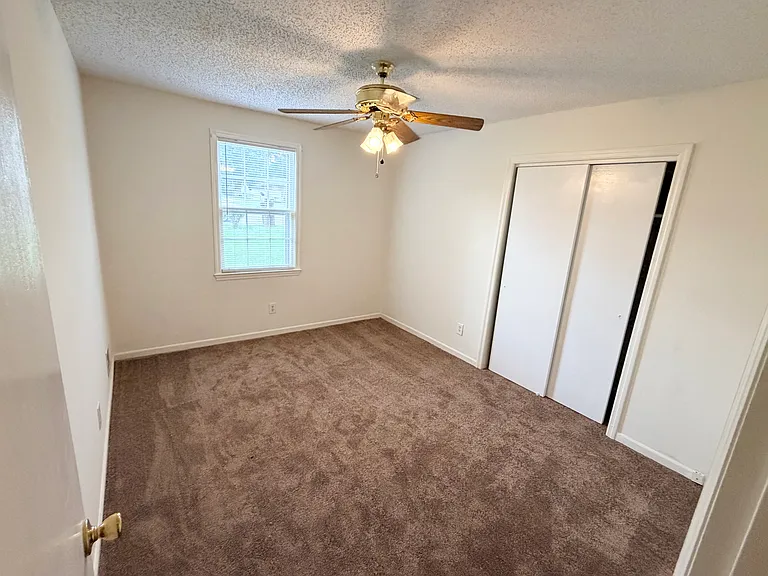 21 Golden Ct — Photo 13