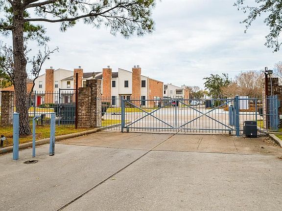 2nd image of 3900 Woodchase Dr APT 156