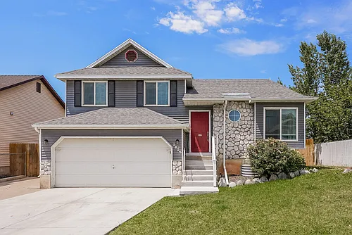 1805 N 225 W Photo 1