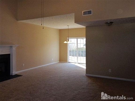 4th image of 1428 Colyn Ave