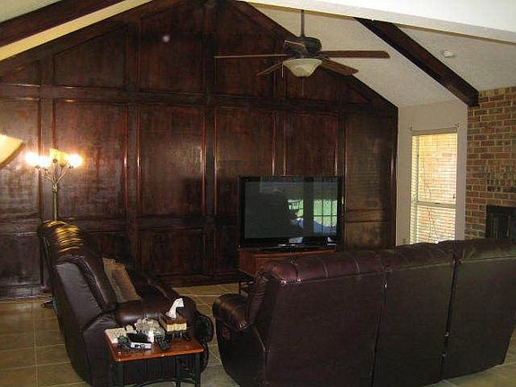 4th image of 404 Kelley Ct