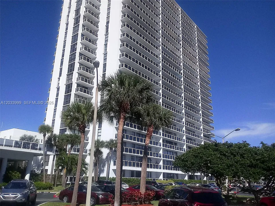 20505 E Country Club Dr #237