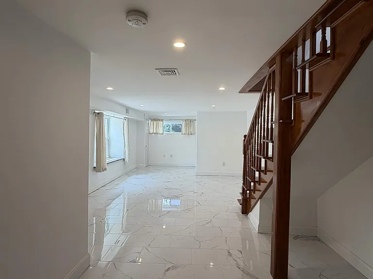 3463 Princeton Ave — Photo 10
