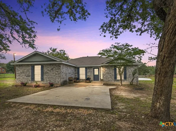 472 Hickory Forrest Dr, Seguin, TX 78155