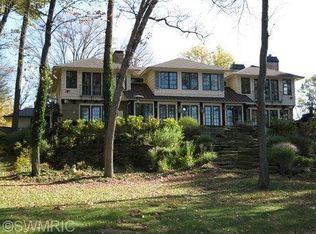 4866 E Gull Lake Dr, Hickory Corners, MI 49060