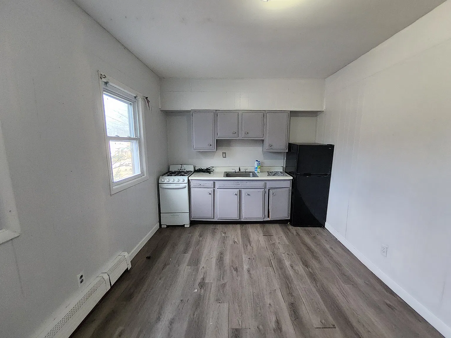 Studio, 300 sqft, $700 — Photo 2
