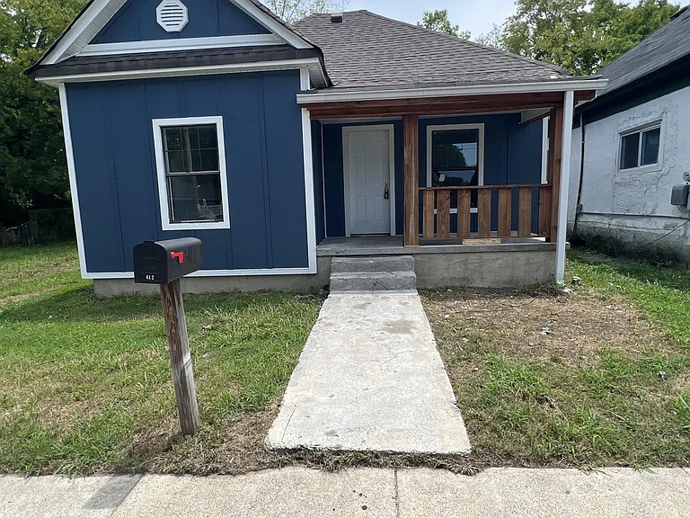 412 N Hawthorne St — Photo 2