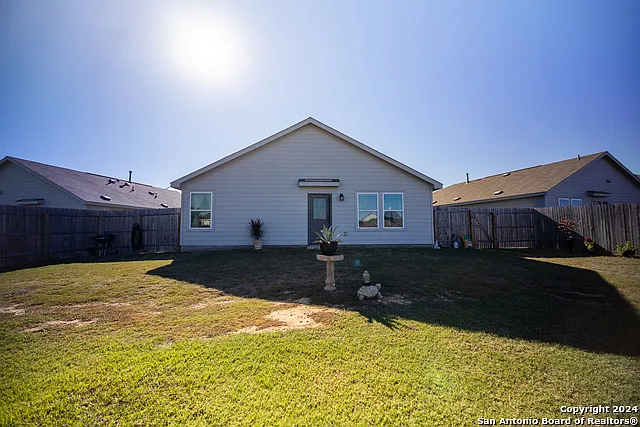 2737 Green Finch — Photo 12