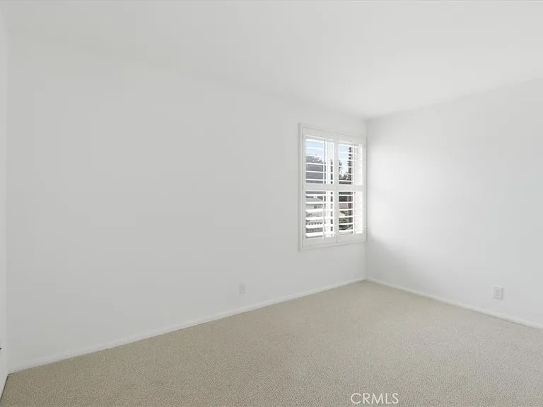 577 Houston Dr — Photo 17