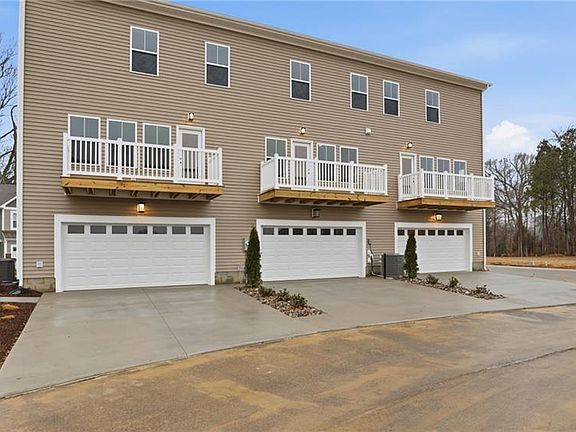 4th image of 1005 Serene Rd #100