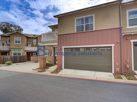 3rd image of 305 Creekview Ct