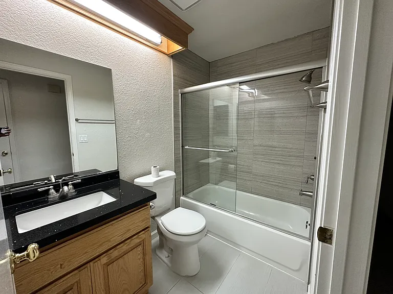 125 Hobson St #1A — Photo 11