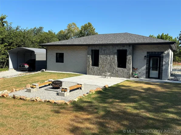 1616 Battle Dr, Grove, OK 74344