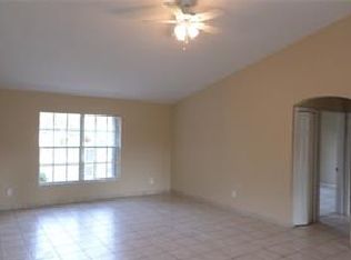 528 Se 27 St #1, Cape Coral, FL 33904