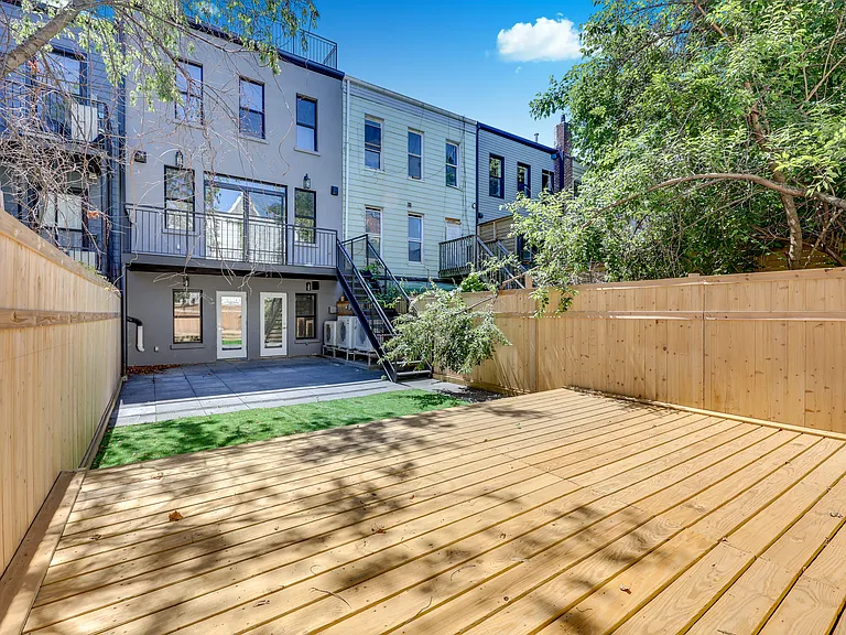 1107 Jefferson Ave #2 — Photo 13