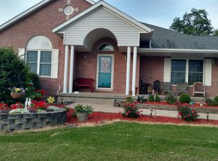 1891 Springbrook Dr, Freeport, IL 61032