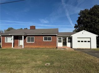 105 Hill St, King, NC 27021