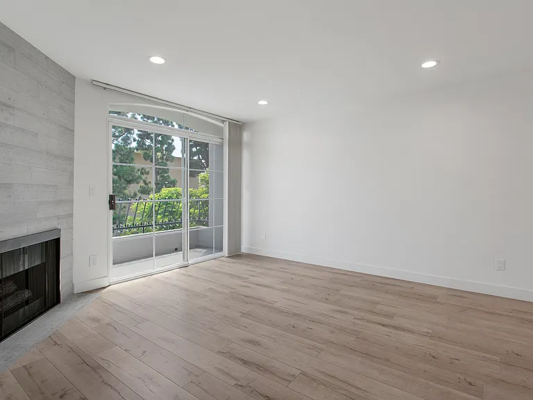 1601 Selby Ave #401 — Photo 11