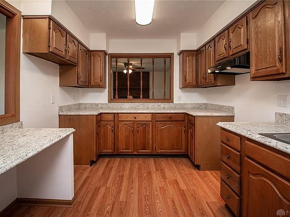 3rd image of 2476 Mississippi Dr